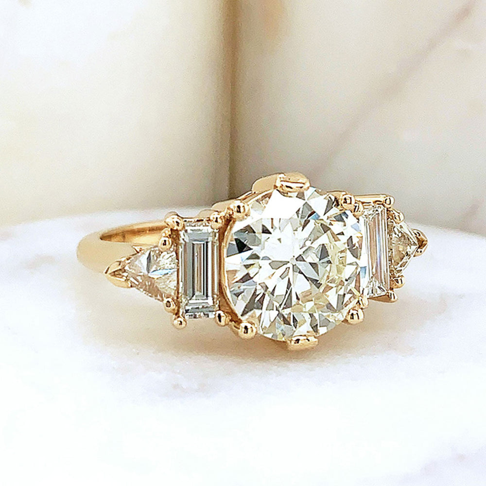Bespoke Round Theda Ring
