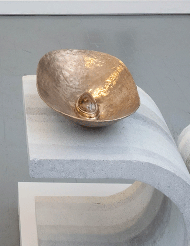 An exhibit art meets ny design