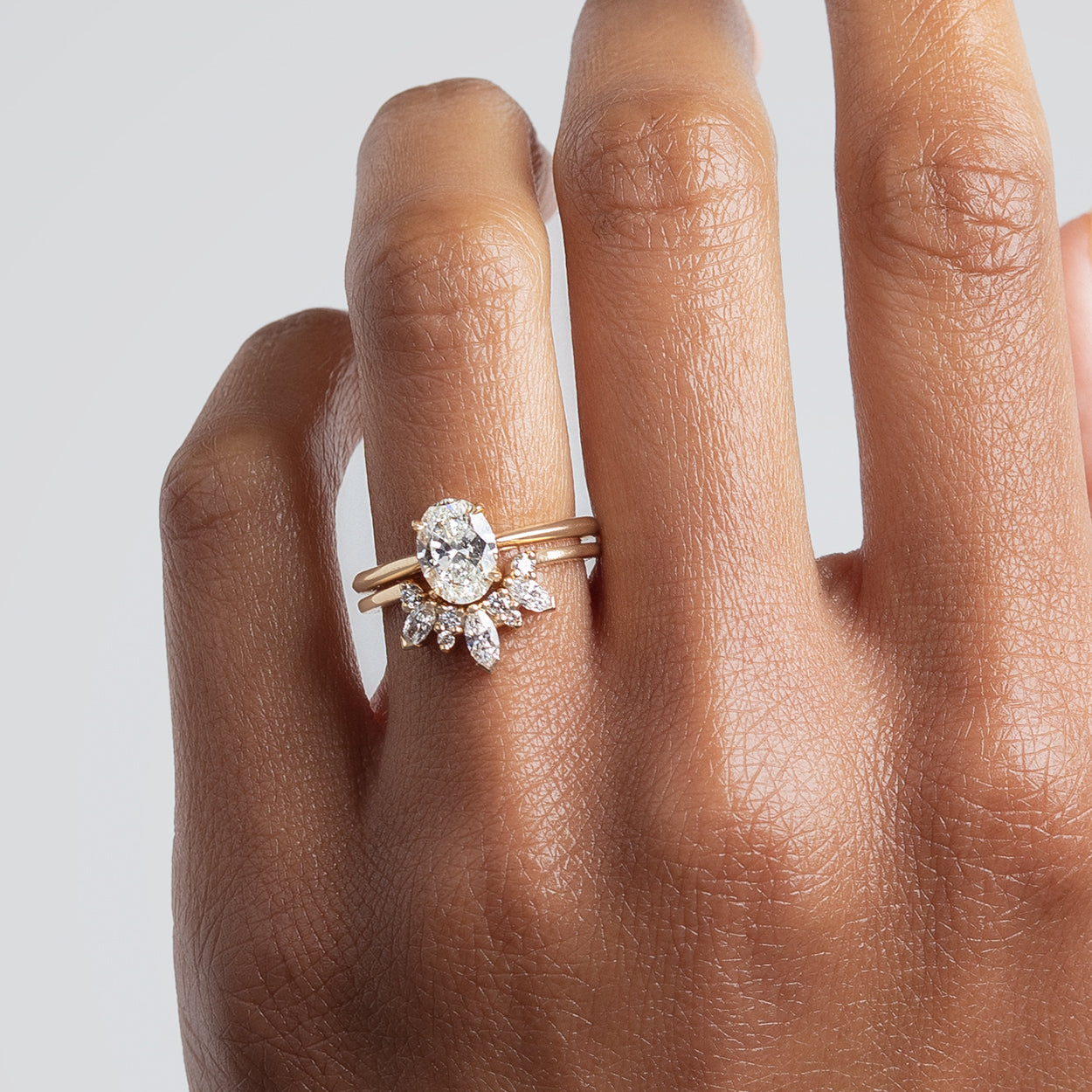 Eleonore Solitaire Oval Ring in Yellow Gold, Rose Gold, White Gold