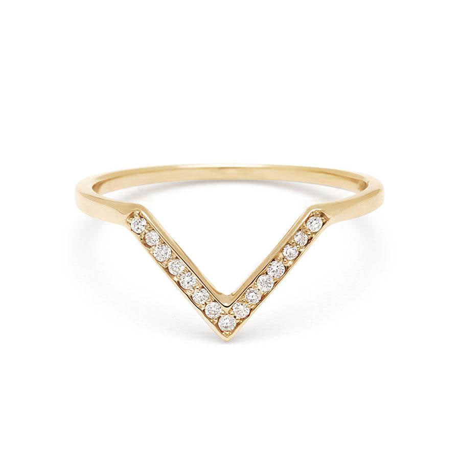 A band with 15 round white diamonds set in yellow gold., Yellow Gold