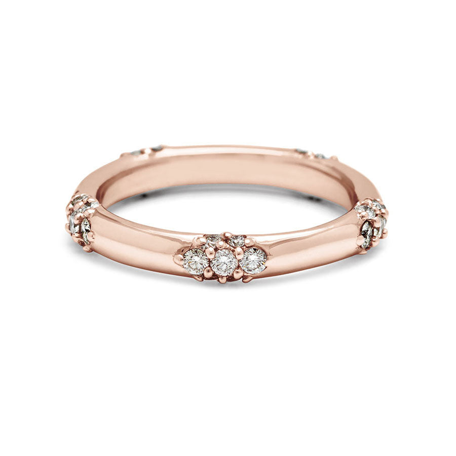 A straight band with 5 clusters white diamond band set in rose gold., Rose Gold