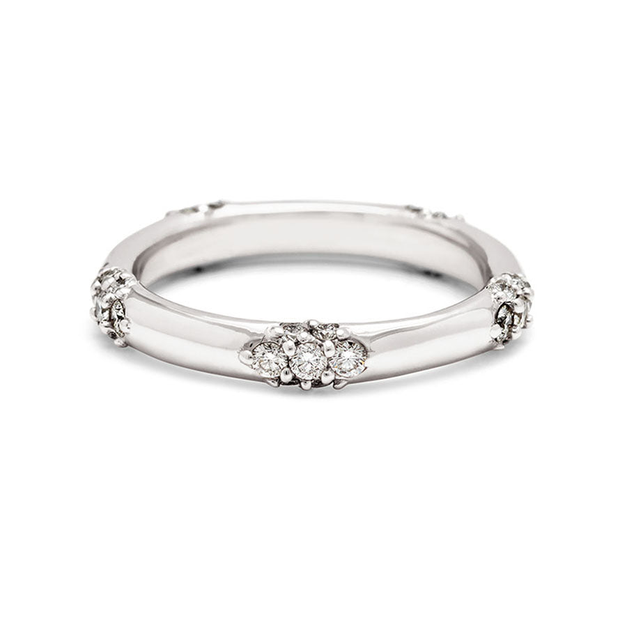 A straight band with 5 clusters white diamond band set in white gold., White Gold