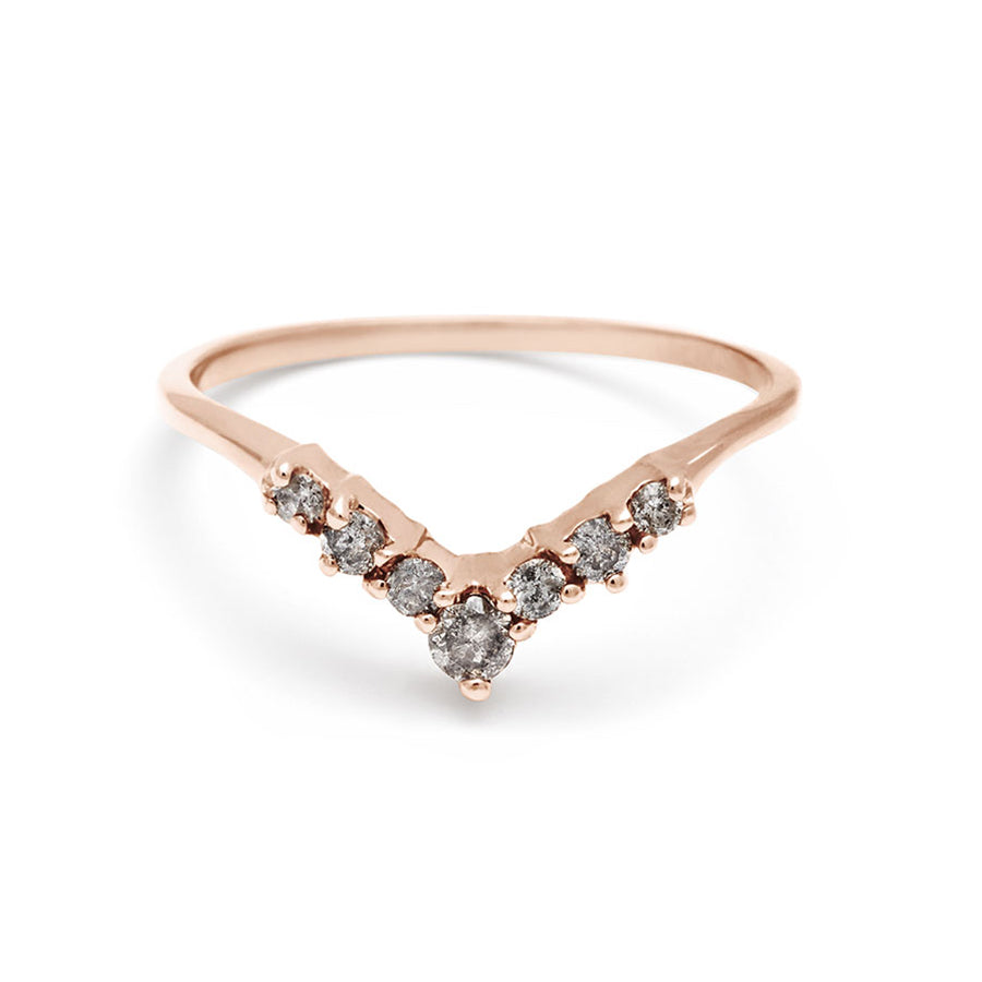 A band with grey diamonds in ascending size set in rose gold., Rose Gold