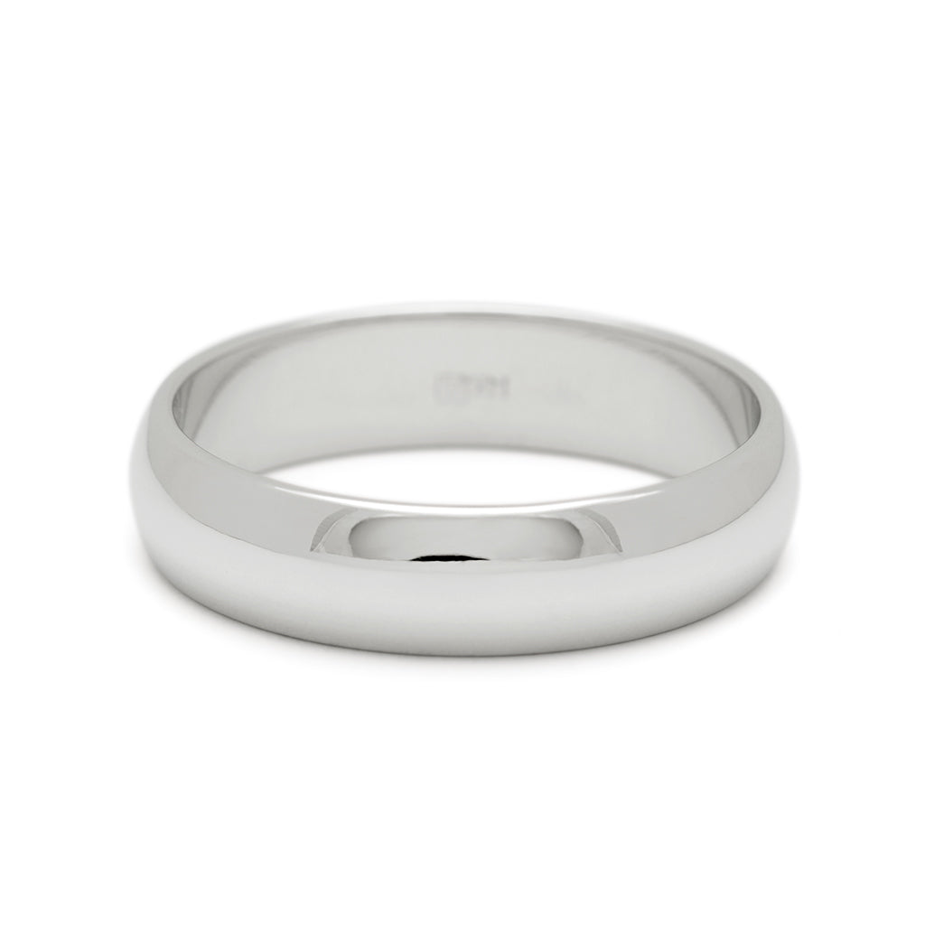 A 5mm classic round band set in white gold.