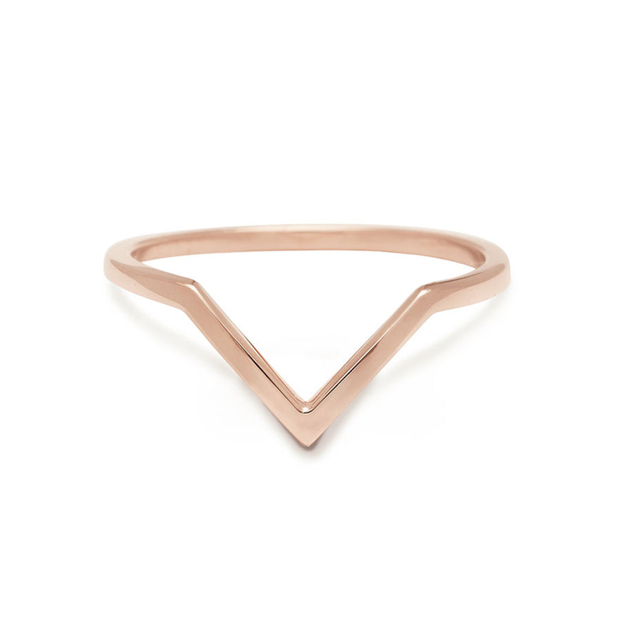 A chevron shaped band in solid gold set in rose gold., Rose Gold