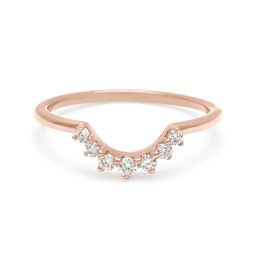 A curve band with 7 white diamonds set in rose gold., Rose Gold
